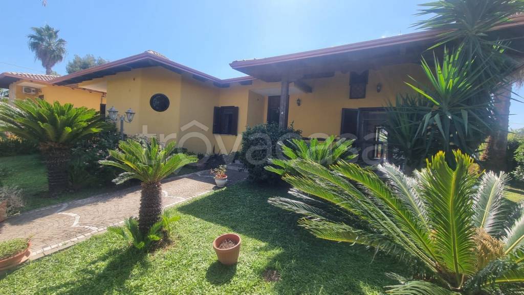 casa indipendente in affitto a Giugliano in Campania in zona Licola