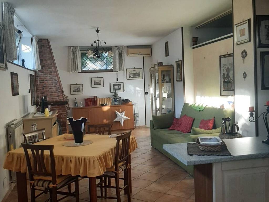 appartamento in affitto a Giugliano in Campania in zona Varcaturo
