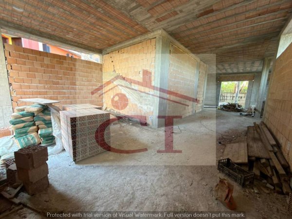 locale commerciale in affitto a Giugliano in Campania