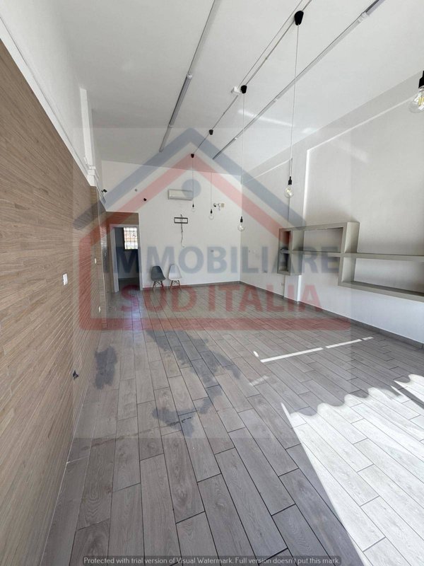 locale commerciale in affitto a Giugliano in Campania in zona Varcaturo