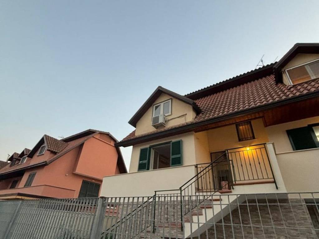 casa indipendente in affitto a Giugliano in Campania in zona Varcaturo