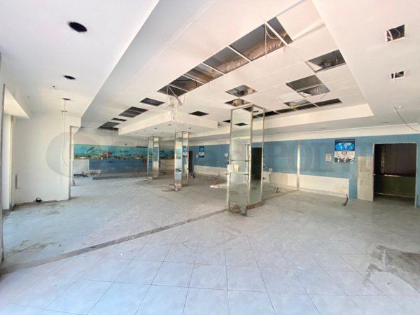 locale commerciale in affitto a Giugliano in Campania