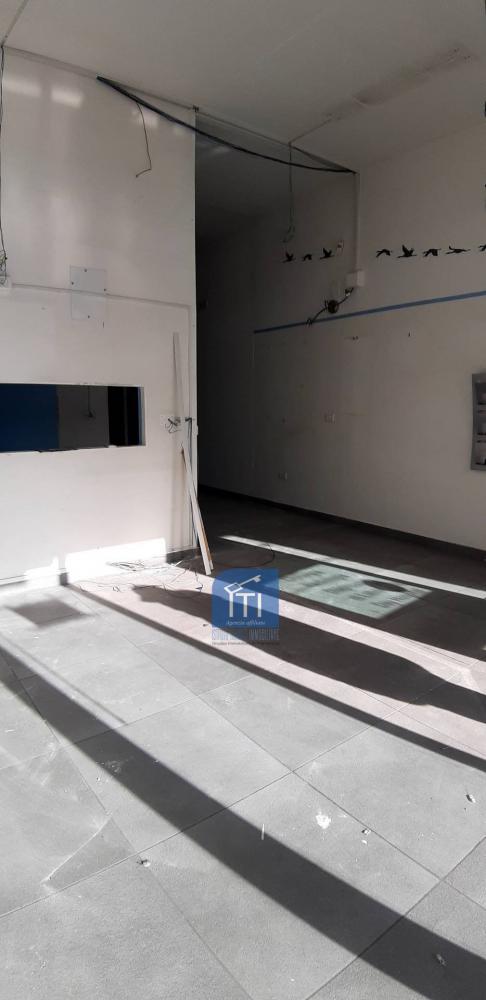 negozio in affitto a Giugliano in Campania