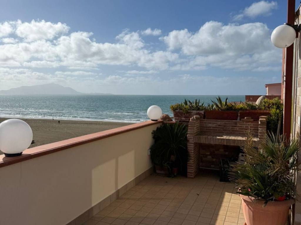 appartamento in affitto a Giugliano in Campania in zona Licola