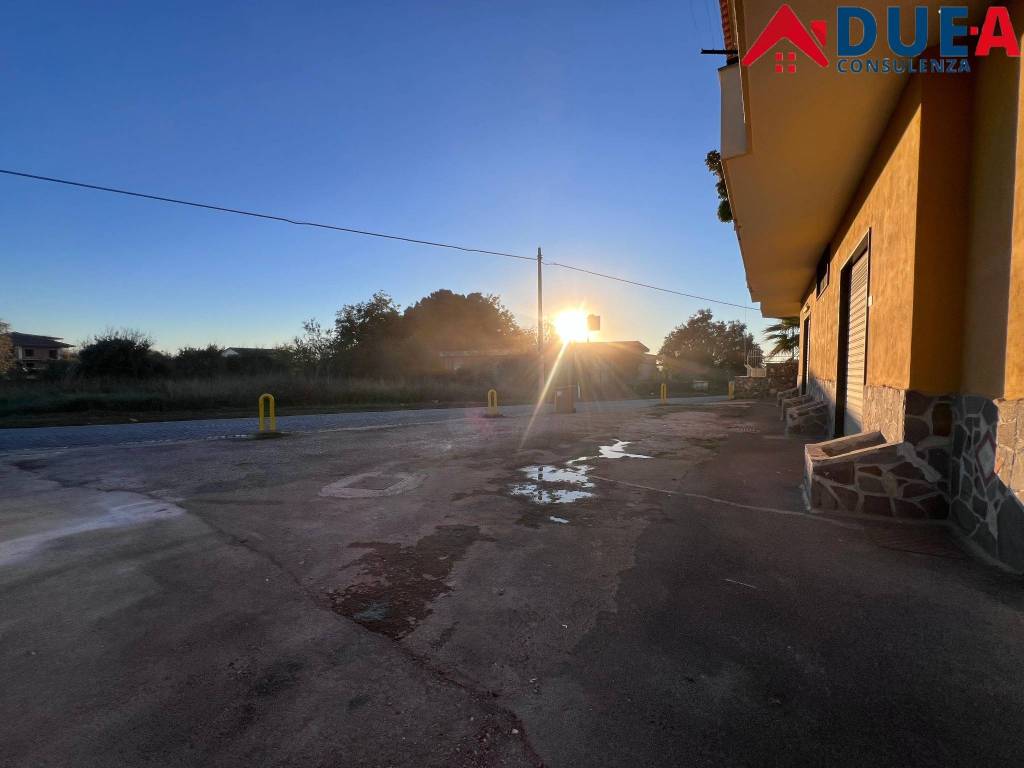 negozio in affitto a Giugliano in Campania in zona Casacelle