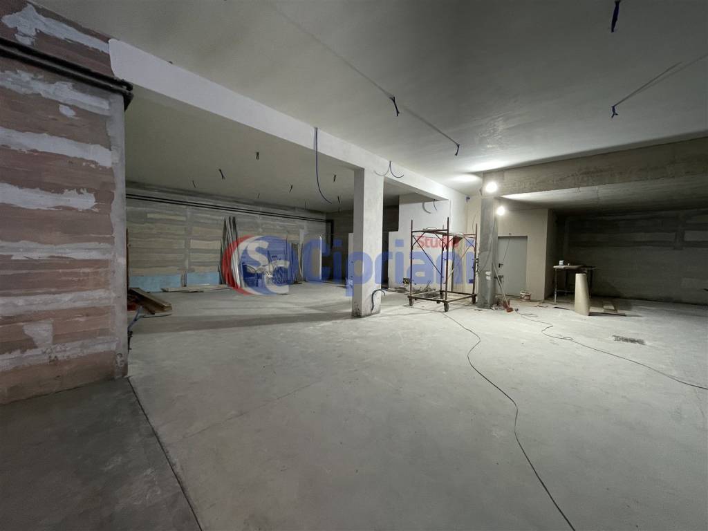 locale commerciale in affitto a Giugliano in Campania