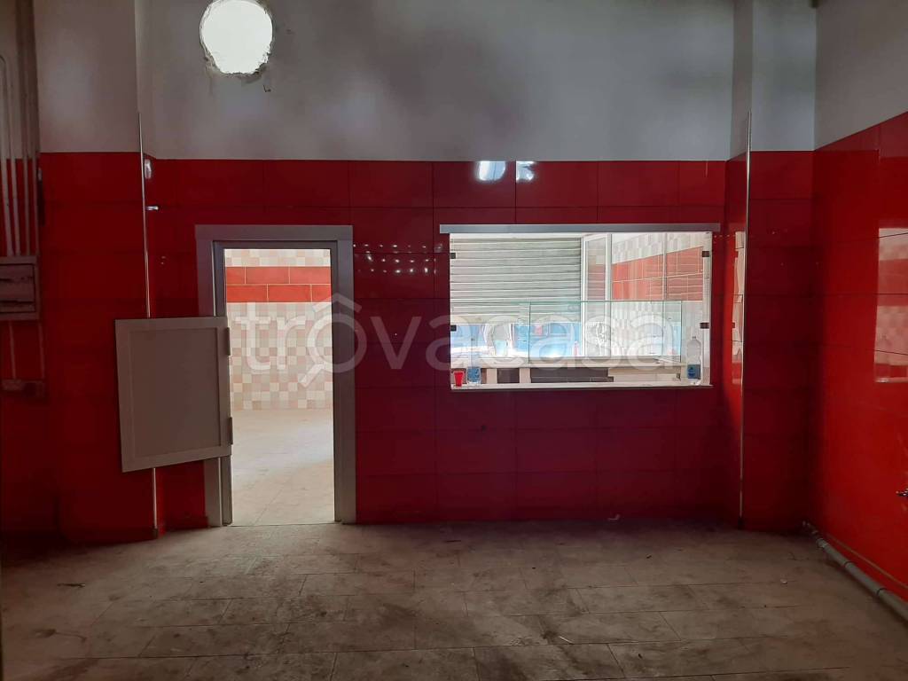 negozio in affitto a Giugliano in Campania