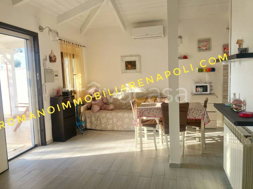 casa indipendente in affitto a Giugliano in Campania in zona Licola