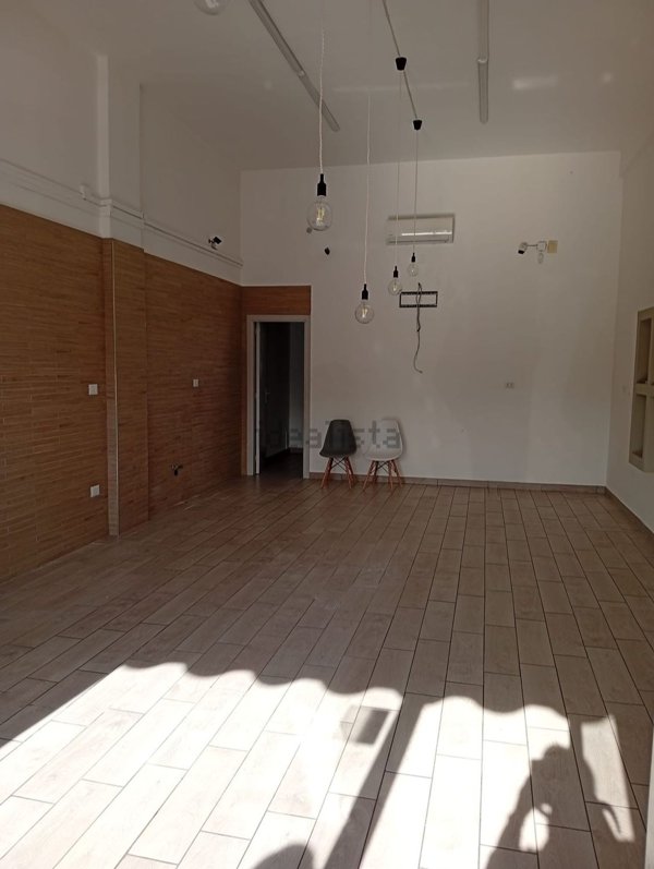 locale commerciale in affitto a Giugliano in Campania in zona Varcaturo