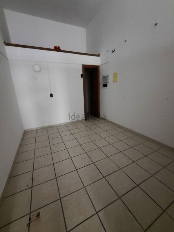 locale commerciale in affitto a Giugliano in Campania