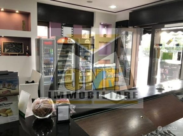 locale commerciale in affitto a Giugliano in Campania