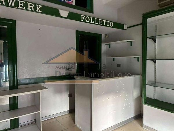 locale commerciale in affitto a Giugliano in Campania