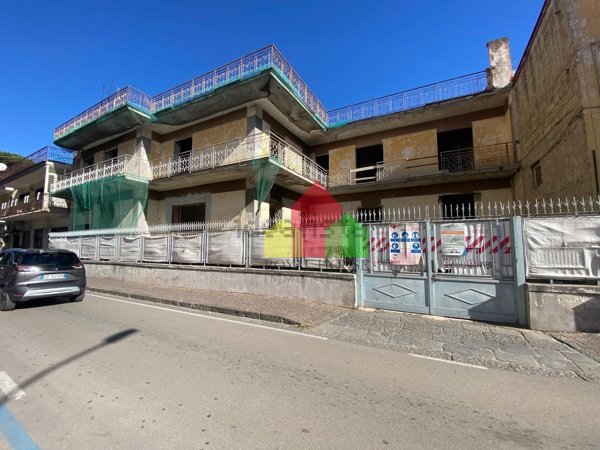 locale commerciale in affitto a Giugliano in Campania