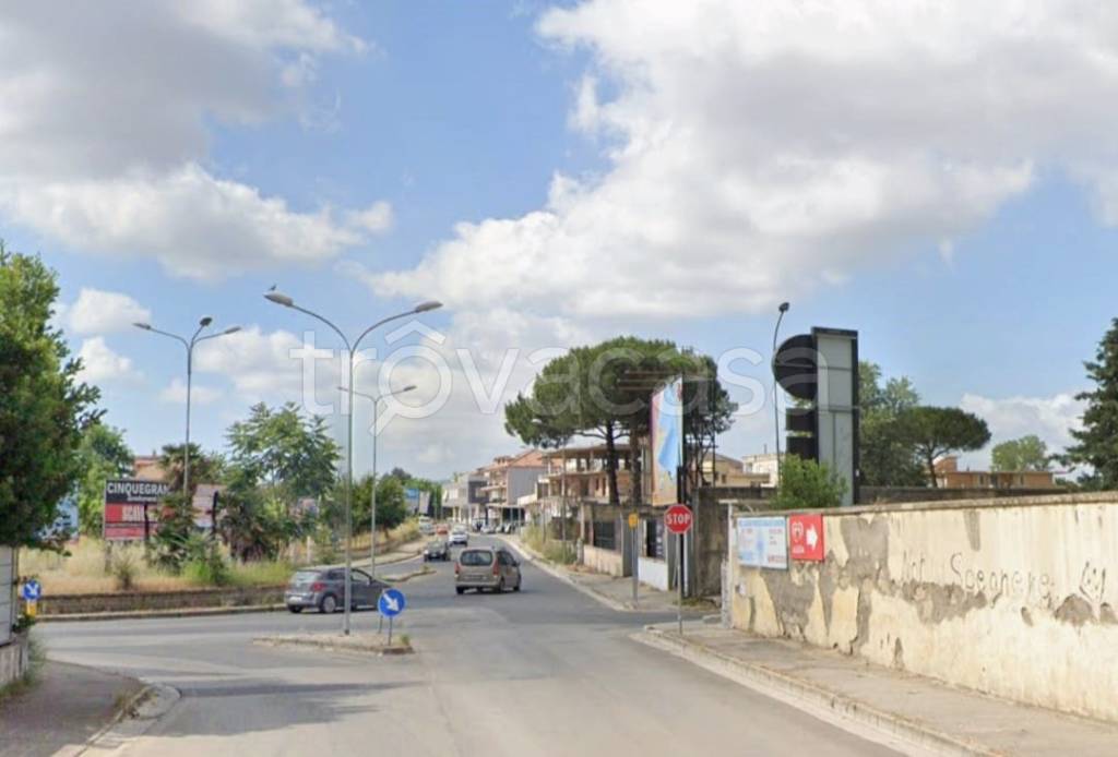 locale commerciale in affitto a Giugliano in Campania