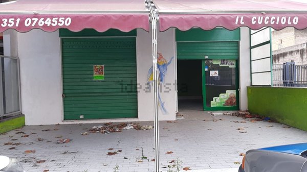 locale commerciale in affitto a Giugliano in Campania