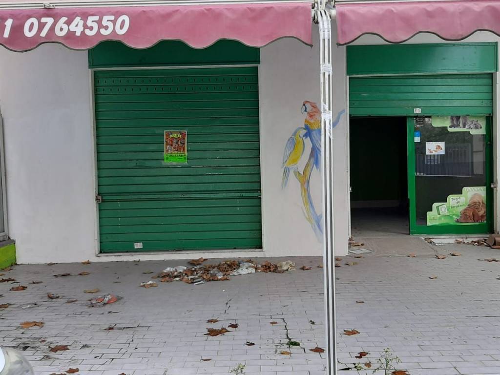 negozio in affitto a Giugliano in Campania
