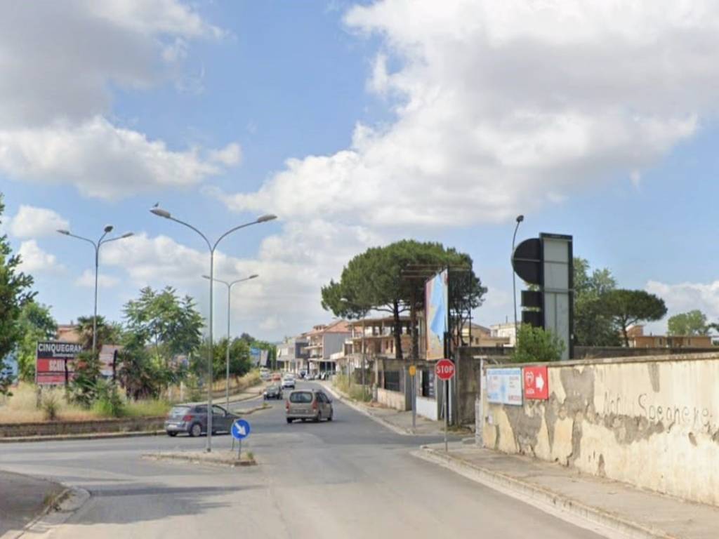 locale commerciale in affitto a Giugliano in Campania