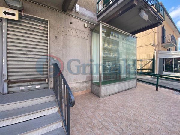 locale commerciale in affitto a Giugliano in Campania