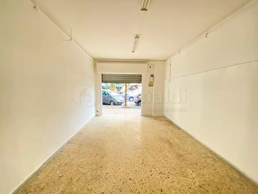 locale commerciale in affitto a Giugliano in Campania