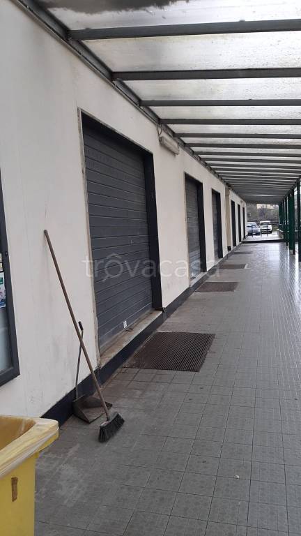 negozio in affitto a Giugliano in Campania