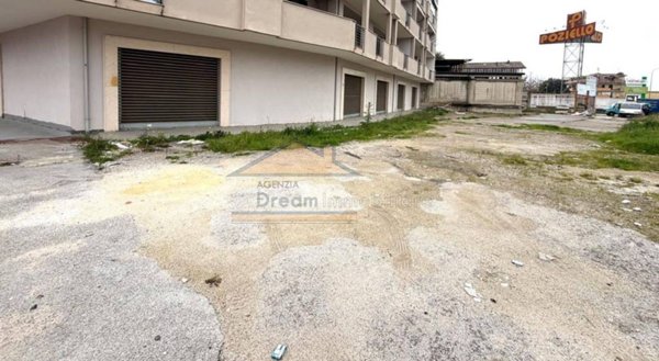 negozio in affitto a Giugliano in Campania