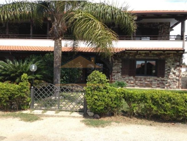 casa indipendente in affitto a Giugliano in Campania in zona Varcaturo