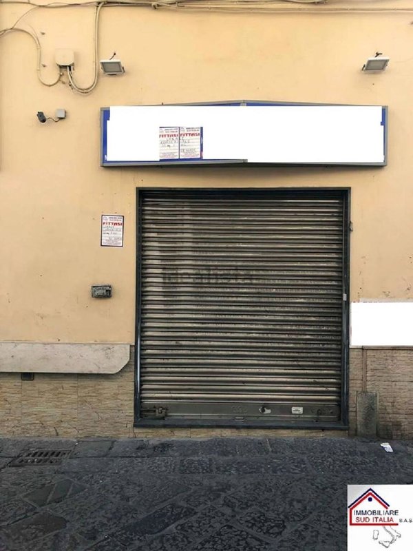 locale commerciale in affitto a Giugliano in Campania