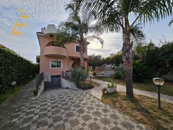 casa indipendente in affitto a Giugliano in Campania in zona Lago Patria