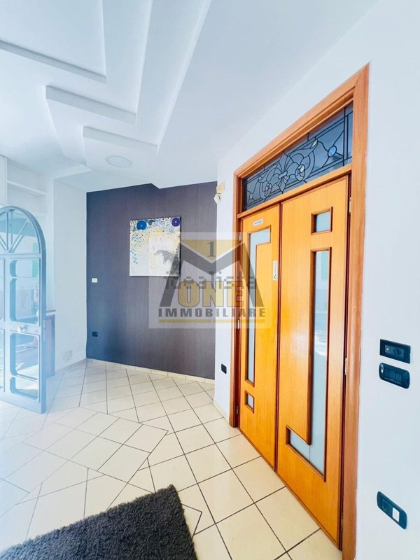 locale commerciale in affitto a Giugliano in Campania