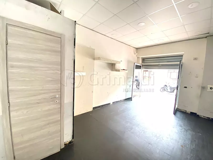locale commerciale in affitto a Giugliano in Campania