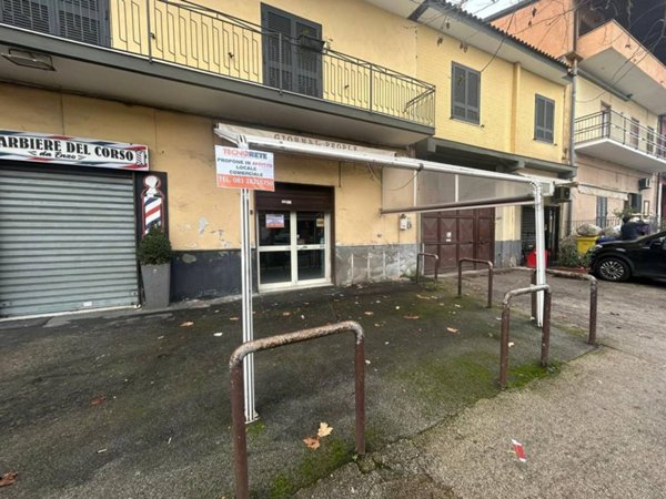 negozio in affitto a Giugliano in Campania