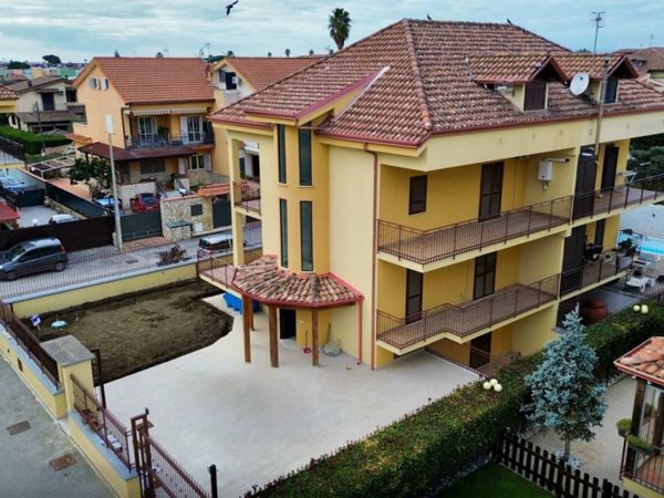 casa indipendente in affitto a Giugliano in Campania in zona Varcaturo