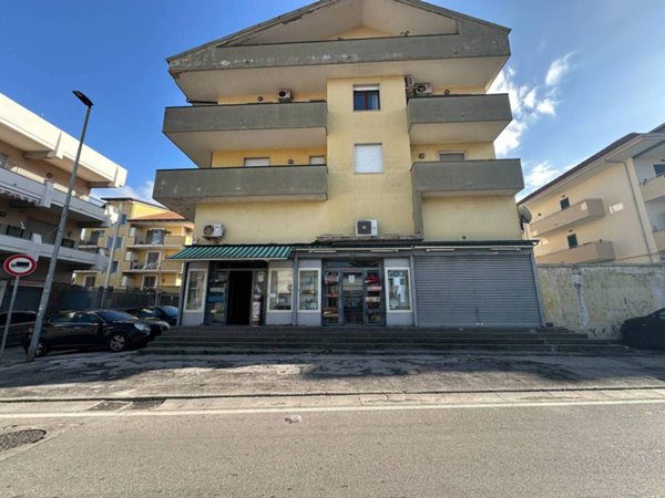 negozio in affitto a Giugliano in Campania