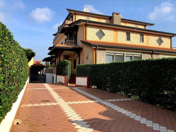 casa indipendente in affitto a Giugliano in Campania in zona Licola