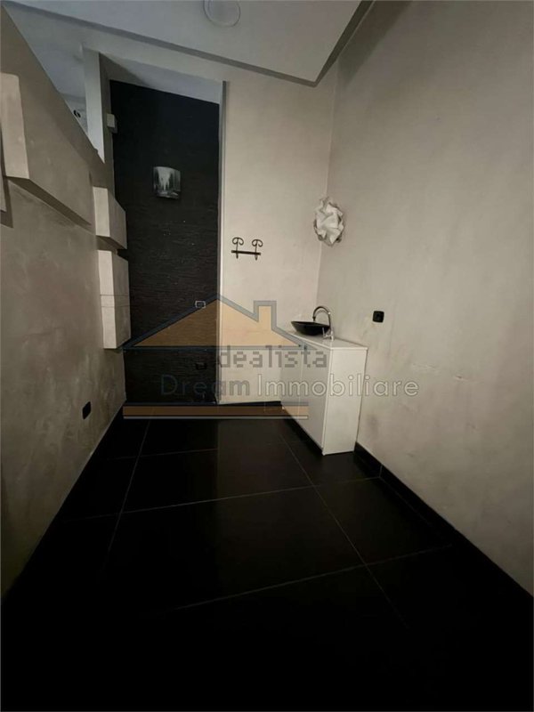 locale commerciale in affitto a Giugliano in Campania