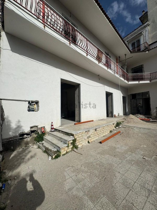 locale commerciale in affitto a Giugliano in Campania