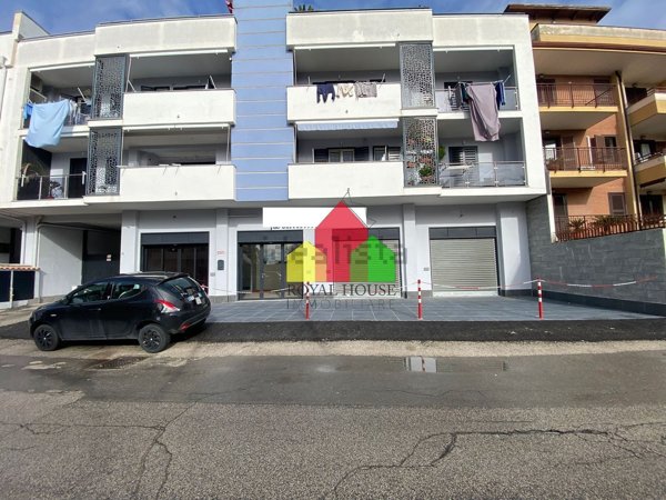 locale commerciale in affitto a Giugliano in Campania