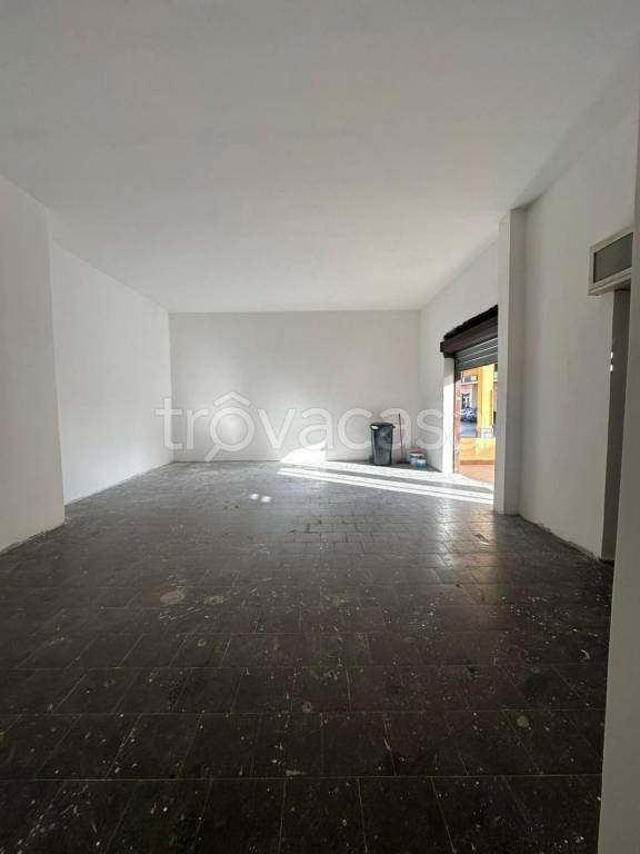 negozio in affitto a Giugliano in Campania