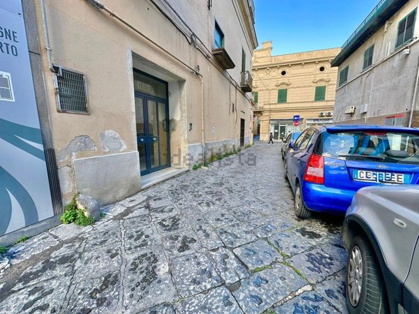 locale commerciale in affitto a Giugliano in Campania