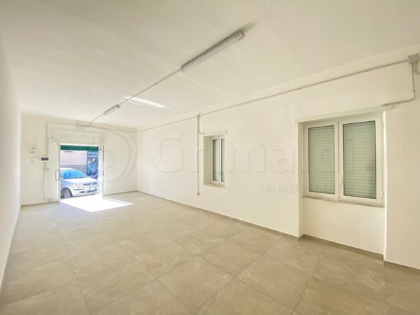 locale commerciale in affitto a Giugliano in Campania