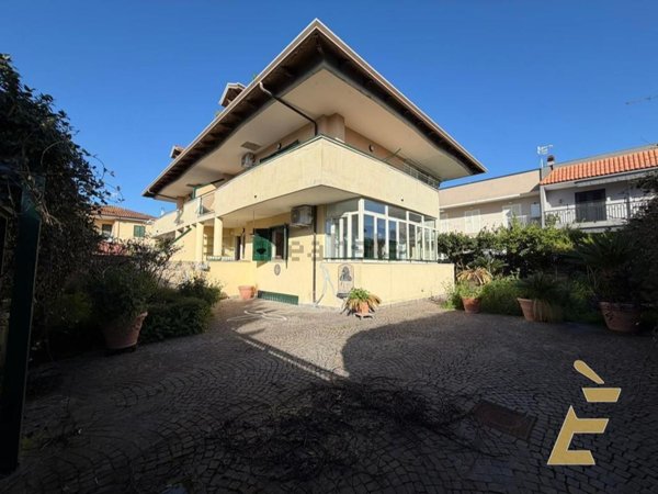 appartamento in affitto a Giugliano in Campania in zona Varcaturo