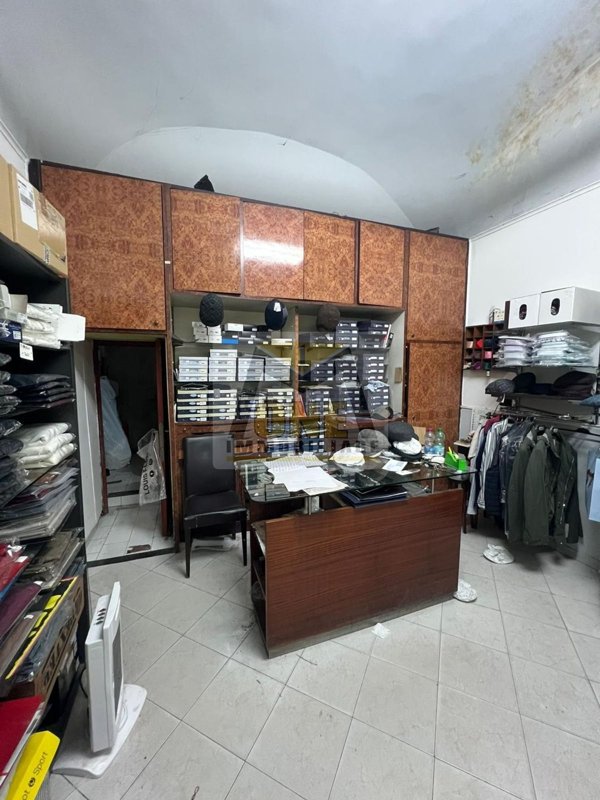 locale commerciale in affitto a Giugliano in Campania