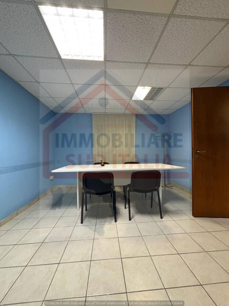 ufficio in affitto a Giugliano in Campania in zona Varcaturo