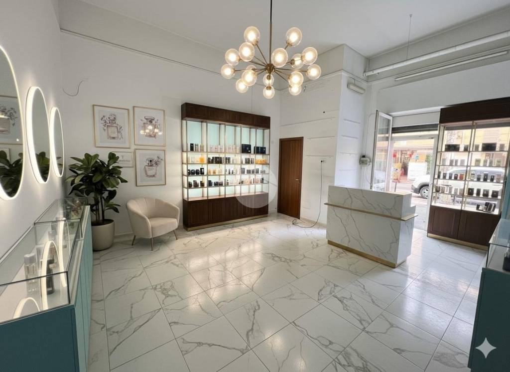 locale commerciale in affitto a Giugliano in Campania