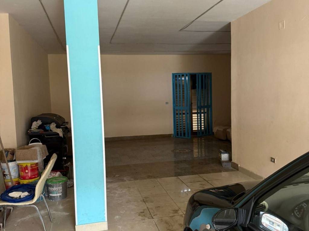 negozio in affitto a Giugliano in Campania in zona Lago Patria