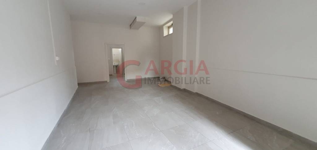 negozio in affitto a Giugliano in Campania