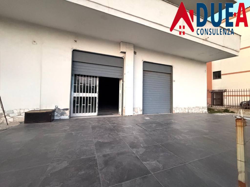 negozio in affitto a Giugliano in Campania in zona Licola