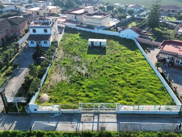 ufficio in affitto a Giugliano in Campania in zona Varcaturo