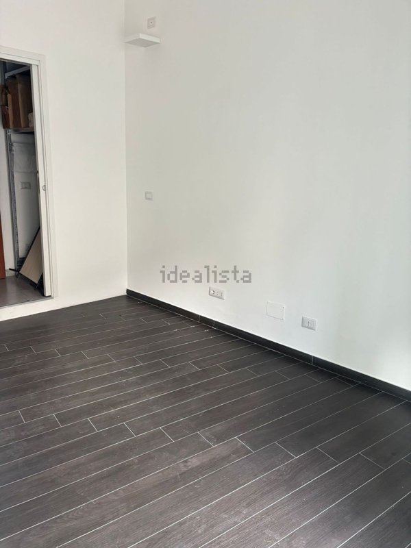 locale commerciale in affitto a Giugliano in Campania