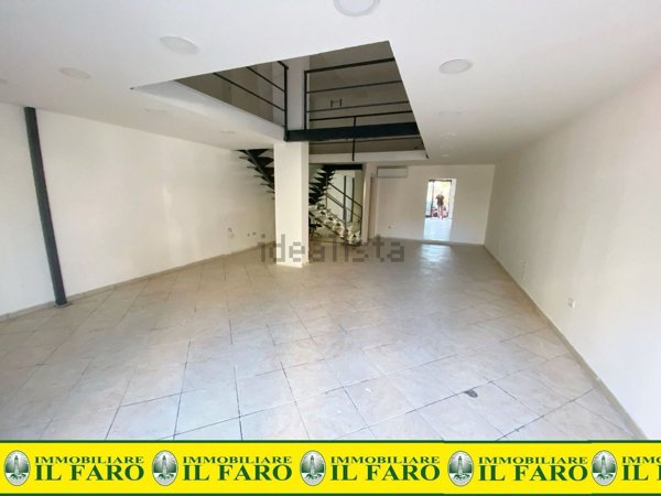 locale commerciale in affitto a Giugliano in Campania